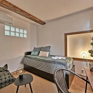  Appartement La Bulle - Parking Gratuit En Souterrain - 2 Mins Du Palais Des Papes - Clim Ac - Wifi